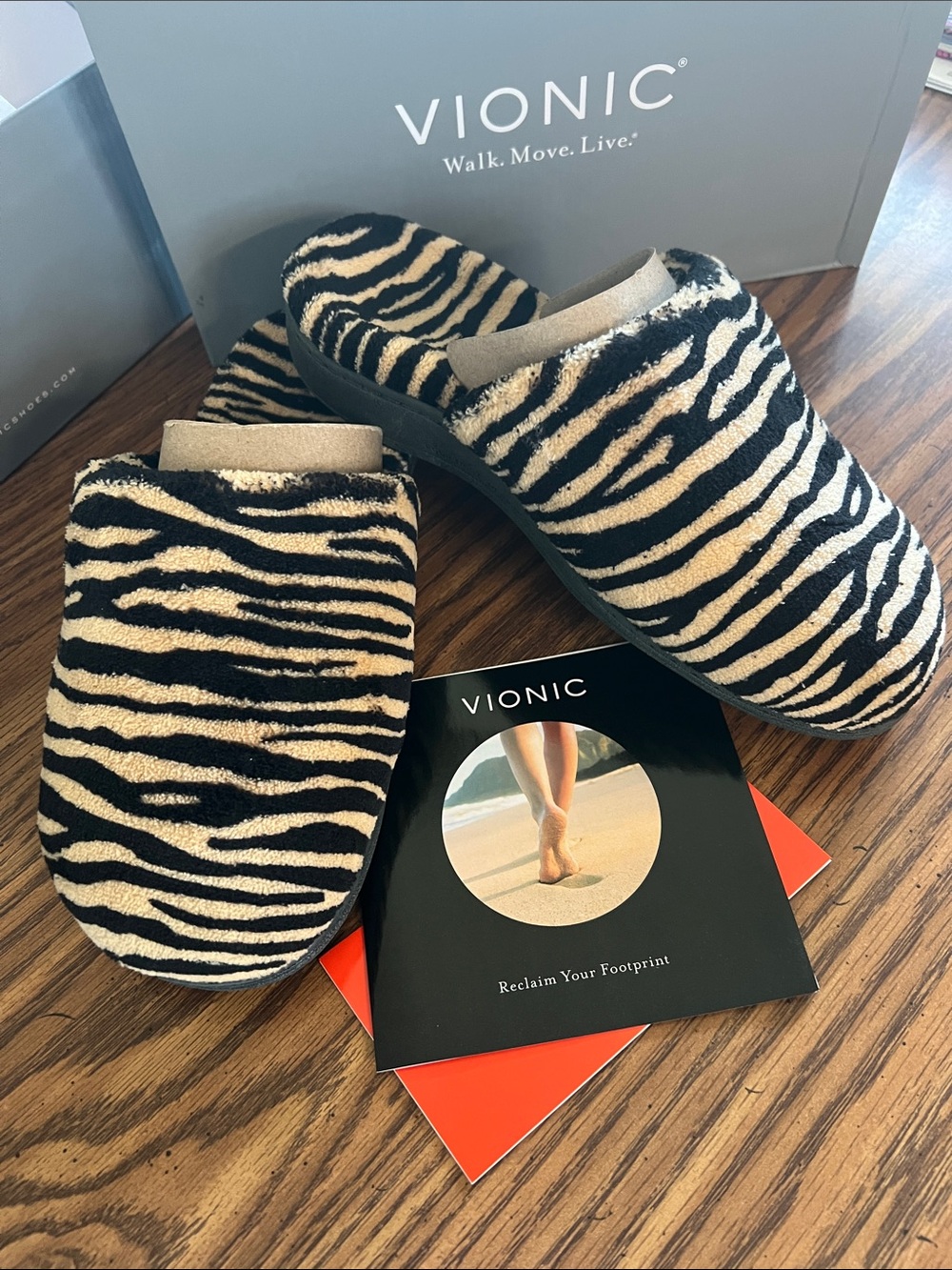 Vionic Black and Cream Zebra-Pattern Slip-On Clogs NWT